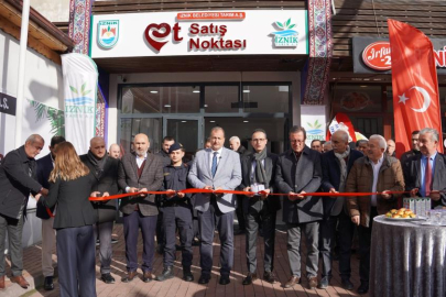 İznik'te yüzde 50 indirimli etler kapışıldı