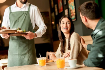 Restoranlarda servis ve masa ücretleri yasaklanıyor