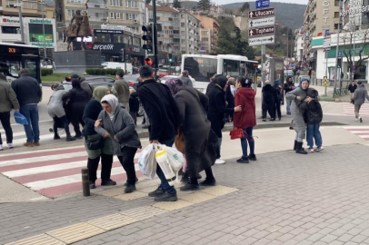 Bursa'da kuvvetli rüzgâr etkisini artırdı