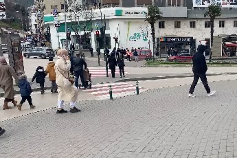 Bursa'da kuvvetli rüzgâr etkisini artırdı