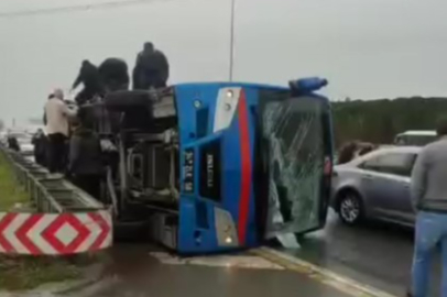 Cezaevi nakil aracı devrildi: 19 yaralı