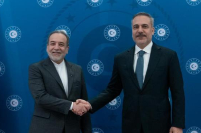 Bakan Fidan, Arakçi ile bir araya geldi