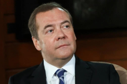 Medvedev: Amerikalılarla temaslar daha verimli hale geldi