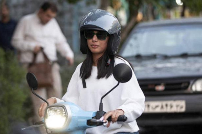 İran’da kadınlar artık motosiklet kullanabilecek