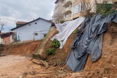İstinat duvarı çökünce ortalık savaş alanına döndü