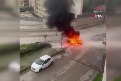 Bursa'da yanan araç art arda patladı, mahalleli panik yaşadı