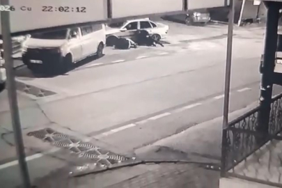 Bursa'da 2 kişinin ağır yaralandığı silahlı saldırı kamerada