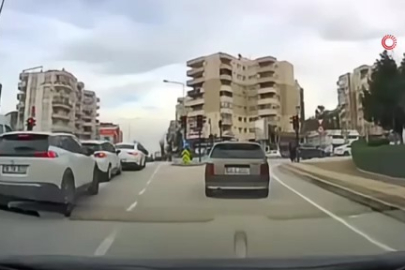 Bursa'da trafikte kameraya yansıyan küçük jest yürekleri ısıttı