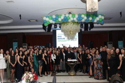 Bursa'sa nilüfer Halk Dansları Topluluğu'ndan 25'inci yıla özel kutlama