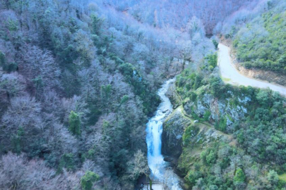 Gemlik'te yağmurlar, Sudüşen Şelalesi'ne hayat verdi
