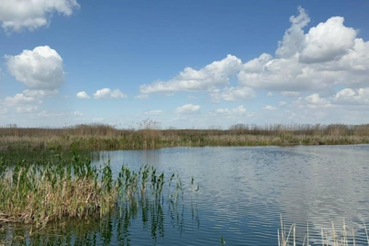 Sultan Dağları'ndaki kar Eber Gölü ve kiraza umut oldu
