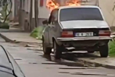 Bursa’da park halindeki otomobil alevlere teslim oldu