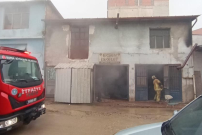 Bursa'da mobilya imalathanesinde yangın