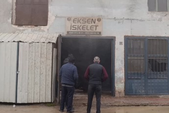 Bursa'da mobilya imalathanesinde yangın