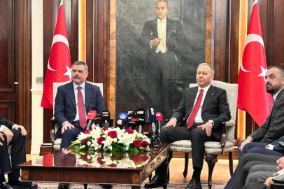 Yeni Bakan Çiftçi, görevi Yerlikaya'dan devraldı