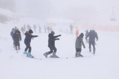 Osmangazili çocuklara Uludağ’da unutulmaz bir kayak deneyimi