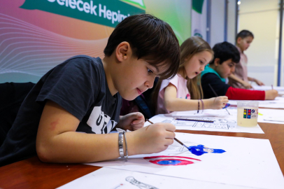Bursalı çocuklar bir günlüğüne ressam oldu