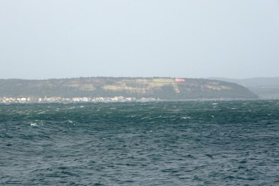 Çanakkale Boğazı fırtına nedeniyle trafiğe kapandı