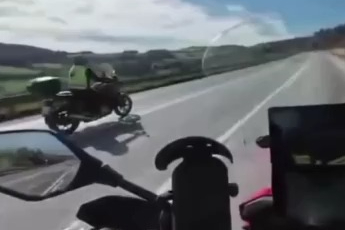 Bursa'da kaza yapan motosiklet sürücüsü hayatını kaybetti