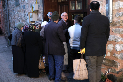 Osmangazi ihtiyaç sahibi ailelerin yanında