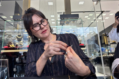 Şevval Sam Trabzon hasırına ilmek attı