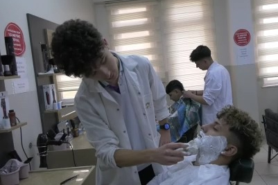 Balonu patlatmayan sınavı geçiyor