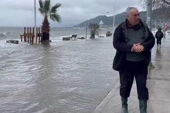 Gemlik'te muhtar ile esnafın renkli diyaloğu