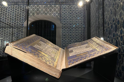 Osmanlı'nın en büyük mushafı Topkapı Sarayı'nda sergide