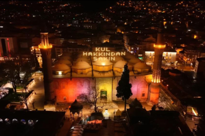 Bursa Ulu Cami’de Ramazan mahyasında 'Kul hakkı' vurgusu
