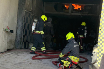 Oto kuaför dükkanında yangın paniği