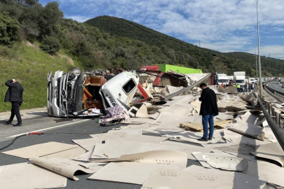 TEM'de korkunç kaza: Trafik felç oldu