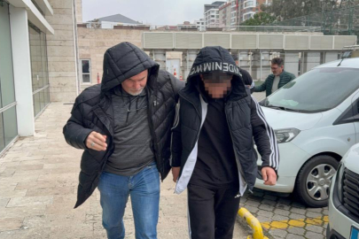 Bıçaklı kavgada kan aktı: 3 yaralı