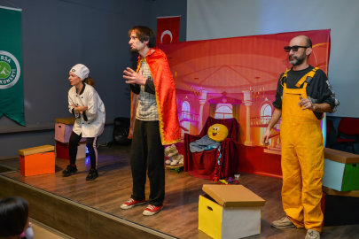 Bursa'da ‘Kralın Kayıp Şapkası’nı çocuklar buldu