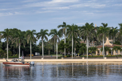 Trump'ın konutuna izinsiz girmeye çalışan kişi öldürüldü