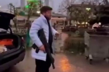 Bursa'da silahlı maganda havaya ateş açtı