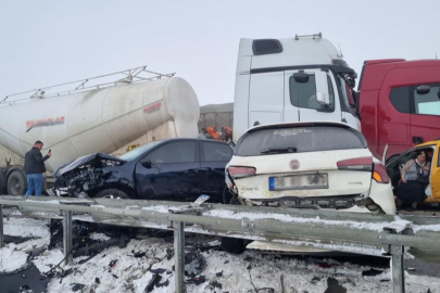 Zincirleme kazada can pazarı: 8 ağır yaralı