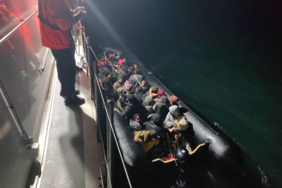 İzmir açıklarında 59 düzensiz göçmen yakalandı