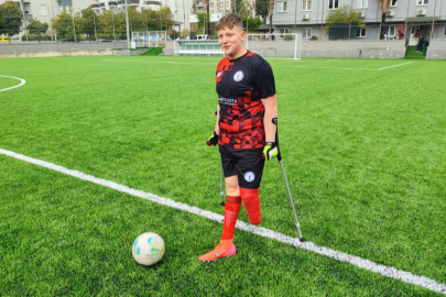 Deprem futbol aşkını bitiremedi