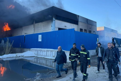 Geri dönüşüm fabrikasında yangın paniği