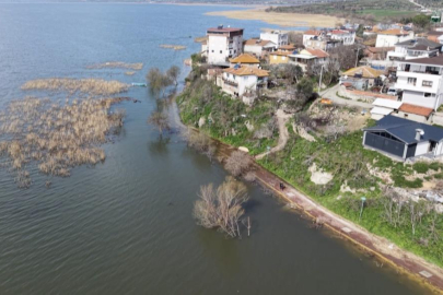 Yaren leyleğin köyü yükselen göl sularından etkilendi