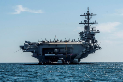 İran, Abraham Lincoln'e füze saldırısı düzenledi