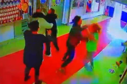 Çocuğunu müdüre şikayet eden veliye böyle saldırdı