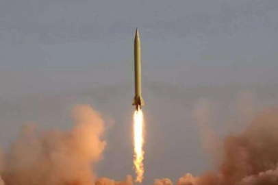 Kuzey Kore dev savaş gemisinden füze denemesi yaptı