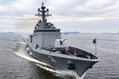 Kuzey Kore dev savaş gemisinden füze denemesi yaptı