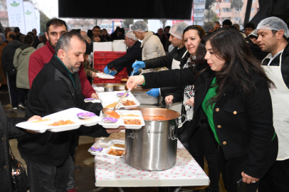 Ramazan’ın bereketi 1050 Konutlar’da paylaşıldı