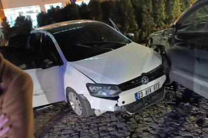 Bingöl’de iki otomobil çarpıştı: 4 yaralı