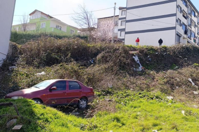 Bursa'da freni boşalan otomobil şarampole uçtu