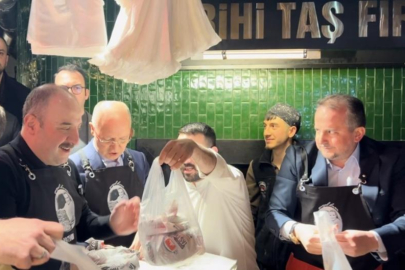 Bursa'da Tarihi Abdal Meydanı'nda binler sahur sofrasında buluştu