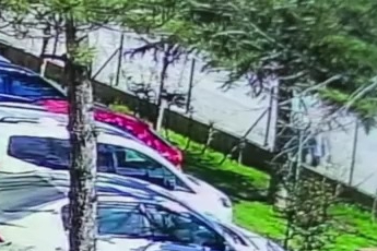 Bursa'da el freni çekilmeyen otomobil faciaya sebep oldu