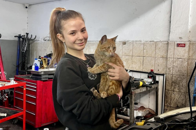 Sanayinin 17 yaşındaki oto tamircisi kadın ustası